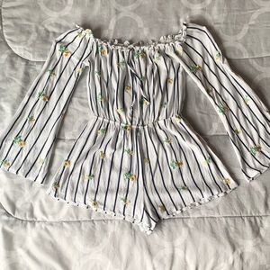Off-shoulder Floral/striped Romper